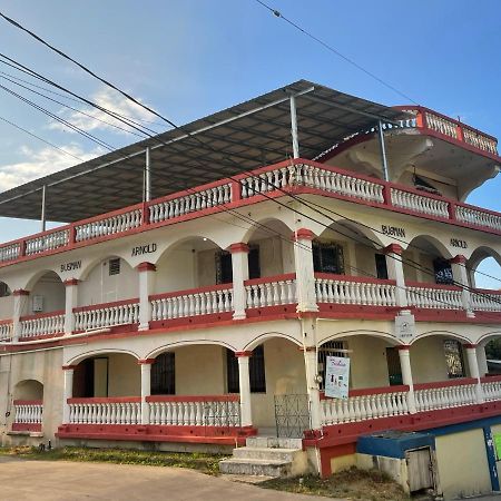 Arnold'S Guest House San Ignacio Buitenkant foto